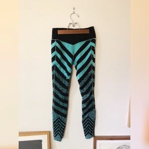 Nike Dri-Fit Printed athletic leggings